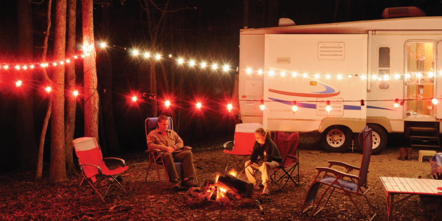 https://www.sunoutdoors.com/resourcefiles/blogsmallimages/string-lights-as-campsite-decorations.png